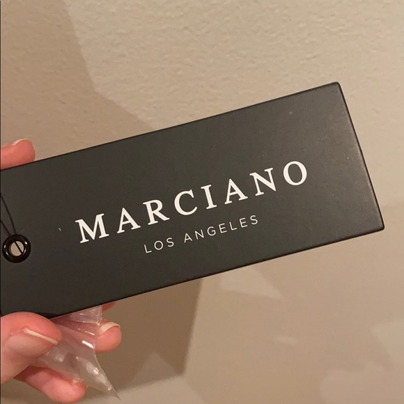 Marciano Los Angeles Genovesa Button Top - Picture 10 of 10